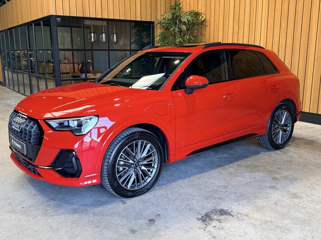 Audi Q3 45 TFSI e S edition.