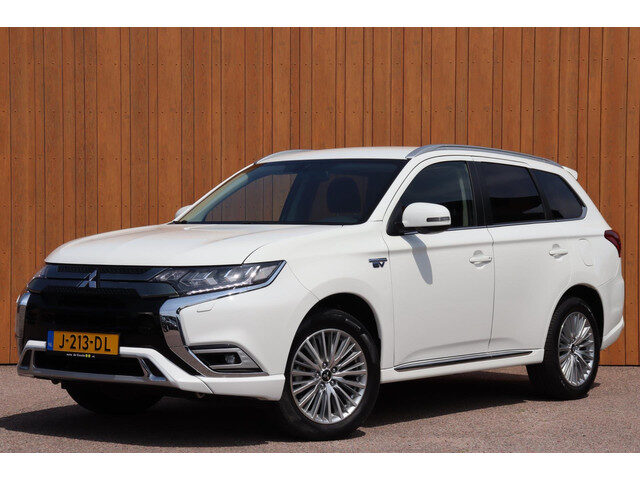 Mitsubishi Outlander 2.4 PHEV Pure+ org. NL-auto trekhaak camera stoelverw.