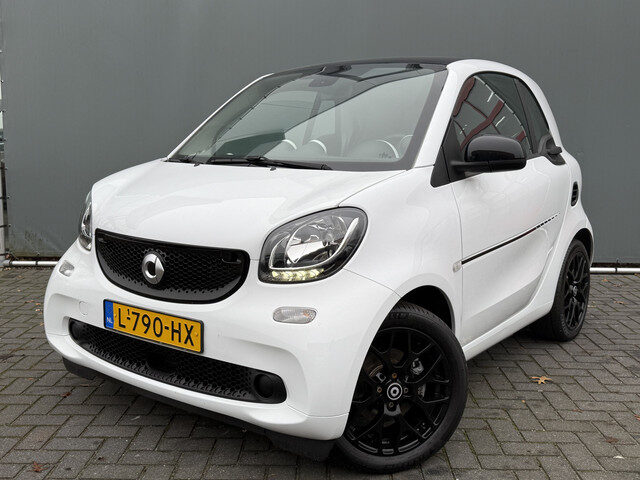 Smart Fortwo BWJ 2020 EQ Essential 82 PK 18 kWh AUTOMAAT /
