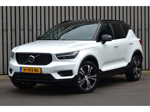 Volvo XC40 1.5 T5 Twin Engine R-Design Pano Trekhaak Camera H&K Memory NL-AUTO!