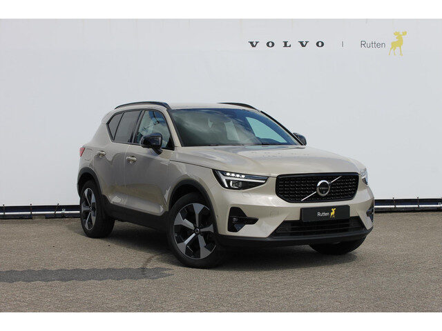 Volvo XC40 B3 177PK Automaat Plus Dark