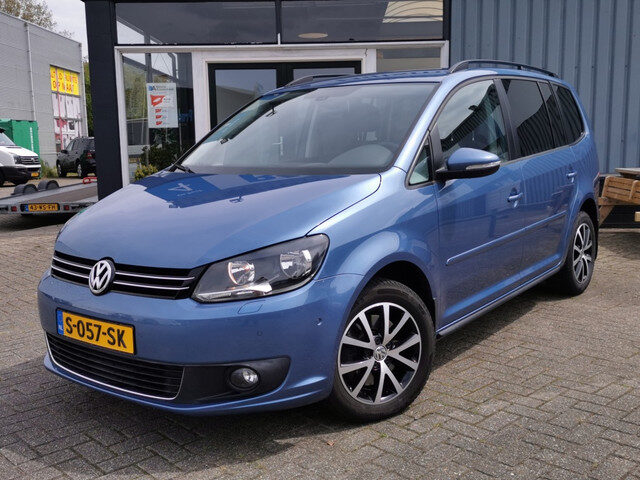 Volkswagen Touran 1.4 TSI Highline DSG*CAMERA*CRUISE*PDC