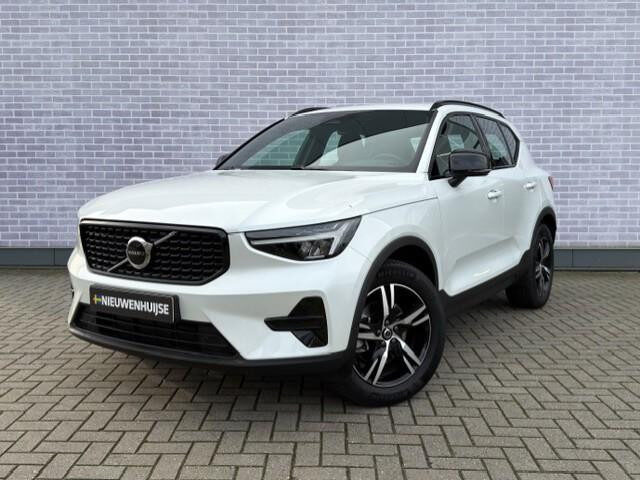Volvo XC40 2.0 B4 Plus Dark