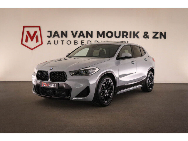 BMW X2 sDrive20i High Executive M-Mesh Edition | LED | PANORAMADAK | LEDER | SPORTSTOELEN | NAVIGATI