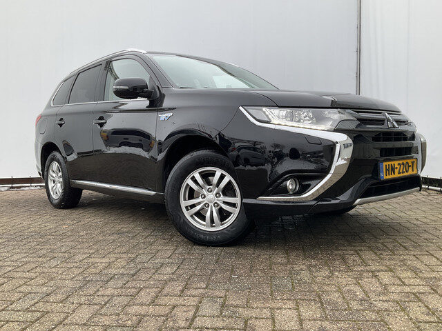 Mitsubishi Outlander 2.0 PHEV Navi Camera Clima Leer/Alca Business Edition