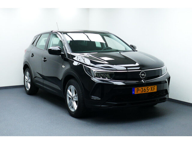 Opel Grandland 1.2 130pk Turbo Edition. Carplay/Android Navi, Clima, Cruise, 17"LMV, Haak 1400kg