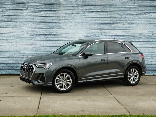 Audi Q3 35 TFSI S-Line Sport Trekhaak Carplay Leer Xenon Pdc