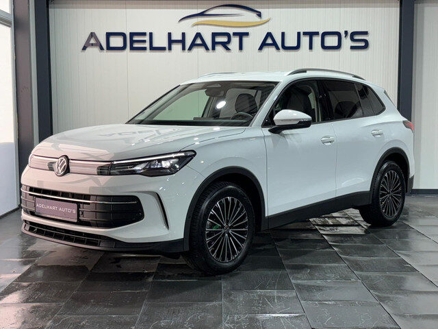 Volkswagen Tiguan 1.5 eTSI Life Edition Automaat / Navigatie full map / Camera / Cruise control / Cl