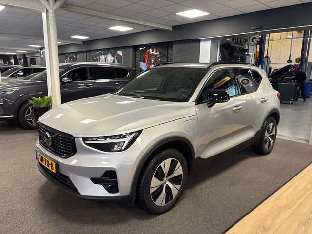 Volvo XC40 1.5 T5 Plug-in hybrid Plus Dark /pano/memory/navi/harman kardonc/camera