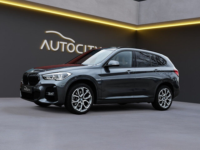 BMW X1 sDrive 20i M Sport Pano l Memory l Trekhaak l VOL OPTIES