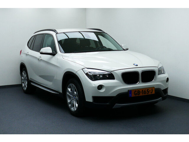 BMW X1 sDrive18i 150PK. Navi, Clima, Stoelverw, Park Sensors, Afn Haak 1700kg