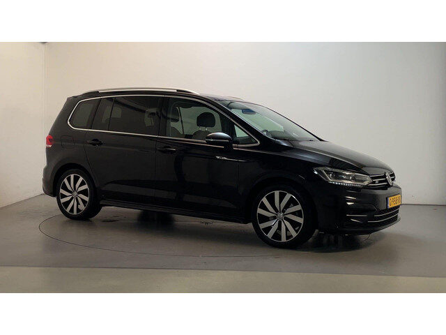 Volkswagen Touran 1.5 TSI 150pk DSG Highline Business R 7p Stoelverwarming Camera Navigatie DAB+