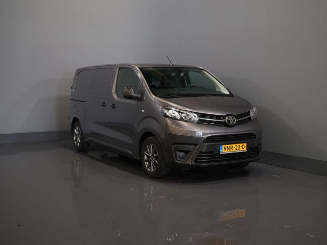 Toyota ProAce Worker 1.5 120 pk L2 Carplay/ Cruise/ Airco/ LMV/ Trekhaak/ Navi/ Camera/ PDC/ NL Auto