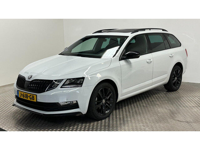 Škoda Octavia Combi 1.5 TSI Greentech Sport Business benzine trekhaak navigatie panoramadak automaat