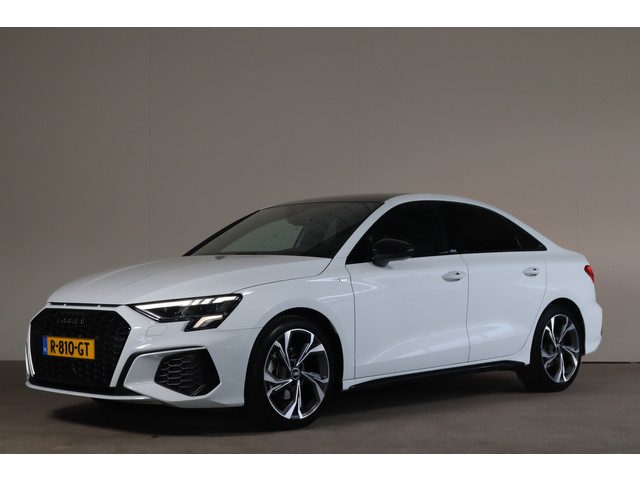 Audi A3 Limousine 30 TFSI S-Line edition NL-Auto!!