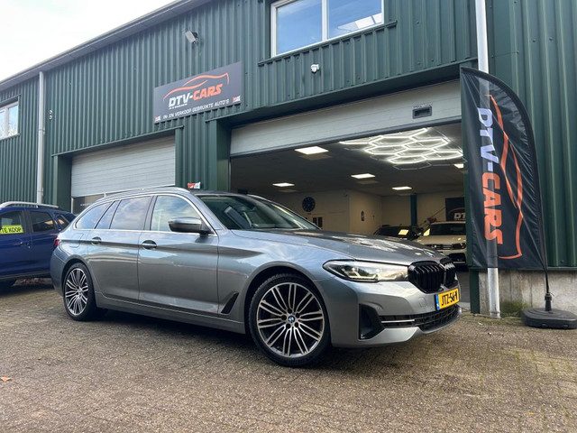BMW 5 Serie touring 530e High Executive Pano sportleder 19”M velgen