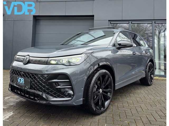 Volkswagen Tiguan 1.5 eTSI R-Line BLACKEDITION PANO VOL!!!