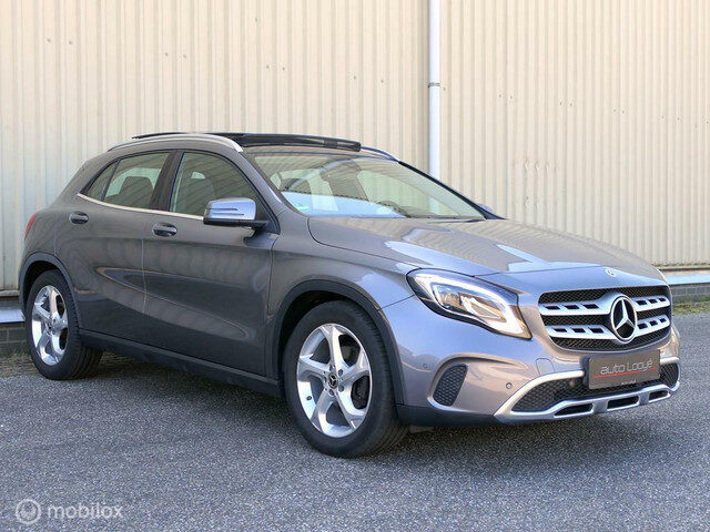 Mercedes-Benz GLA 200 - panodak - LED - 12 mnd gar - 2e set wielen