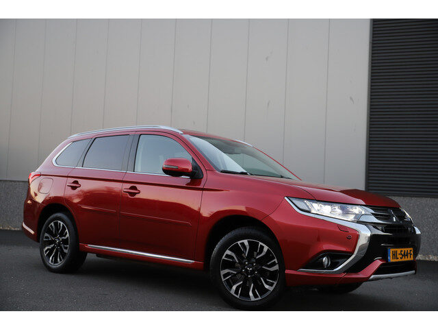 Mitsubishi Outlander 2.0 PHEV 4WD/ Instyle/Leder/360Cam/Sunroof/Trekhaak/18"