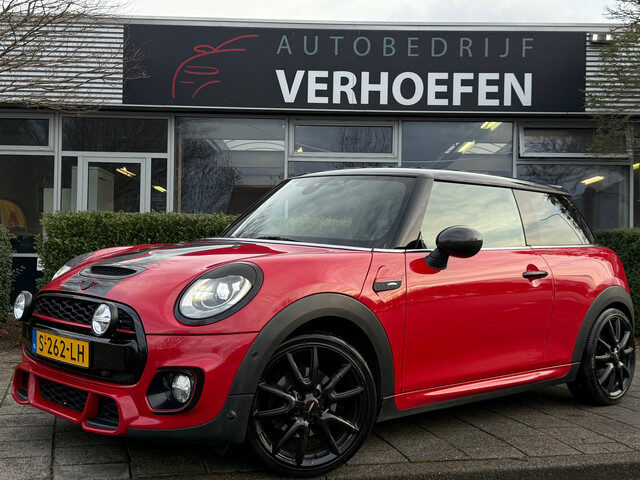 MINI Cooper S JOHN WORKS - SPORT - AUTOMAAT - PARKEER CAMERA - HARMAN/KARDON - LANE ASSIST - XENON !