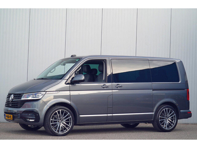 Volkswagen Transporter Multivan 2.0 TDI L1H1 Highline / 7 Pers. / LED / Trekhaak / Camera / Navi / L