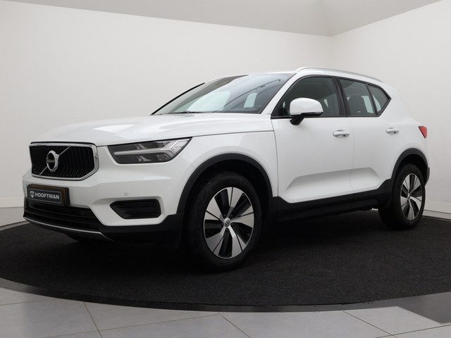 Volvo XC40 T2 AUT(8) MOMENTUM CORE NAVI BLUETOOTH PARK ASSIST V+A CAMERA