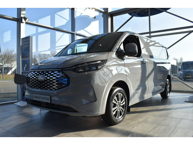 Ford E-Transit Cust. 320 L2H1 Limited 65 kWh