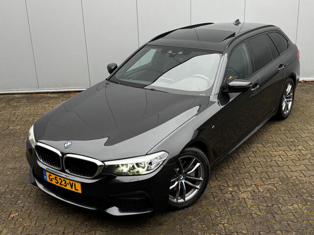 BMW 5 Serie touring 520i M-SPORT HIGH EXECUTIVE PANORAMADAK DEALER STOELVERWARMING LEDER M PAKKET VI