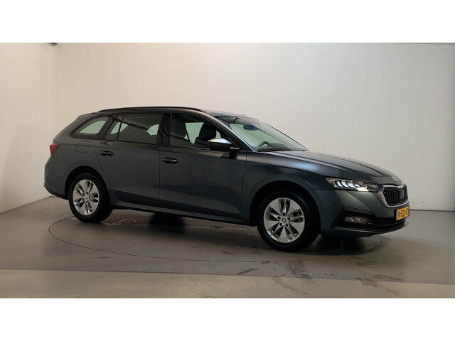 Škoda Octavia Combi 1.0 e-TSI DSG Business Edition Virtual Cockpit Parkeersensoren Navigatie