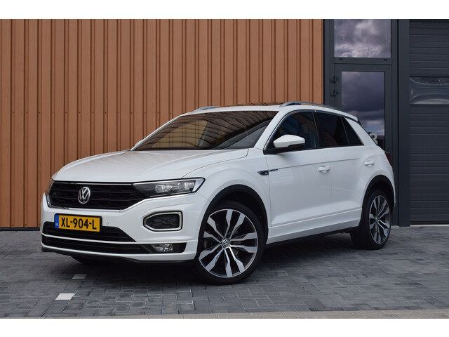 Volkswagen T-Roc 1.5 TSI 150pk DSG R-line Pano | Trekhaak | Beats | 19"