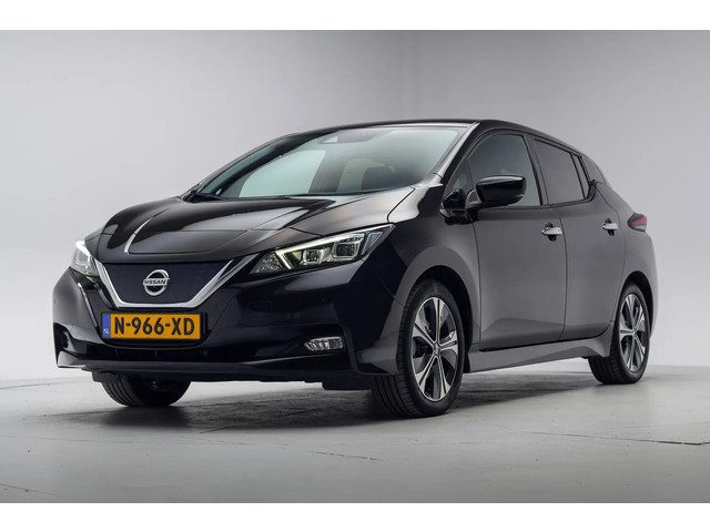 Nissan Leaf Tekna 40 kWh [ Navi Leder Adapt.cruise Stoel verwarming Navi Carplay/Android ]