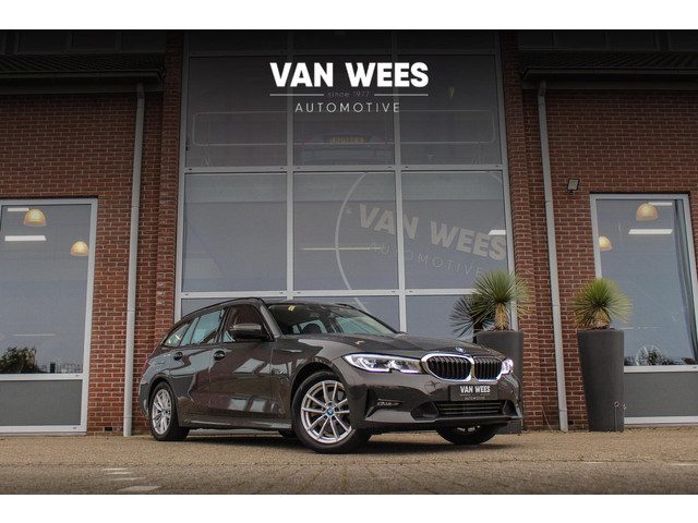 BMW 3 Serie touring 320e High Executive | NL auto | BTW auto | Laser LED | Carplay | Sportstoelen |