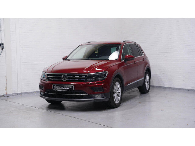 Volkswagen Tiguan 2.0 TDI 150 pk DSG Aut. GRIJS KENTEKEN Navi