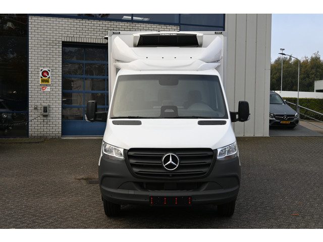Mercedes-Benz Sprinter 517 CDI Koel-vries Bakwagen met laadklep