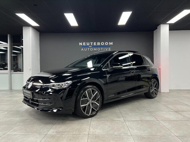 Volkswagen Golf 1.5 eTSI 50 Edition | Pano | Head-up |360Cam