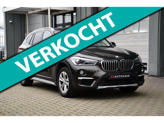 BMW X1 SDrive20i High Executive Automaat/ Pano/Leder/Camera/Navi