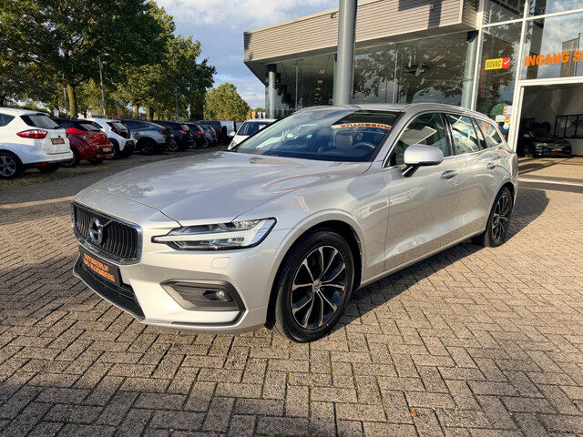 Volvo V60 2.0 B4 Momentum Business, Automaat, navi, DAB, etc