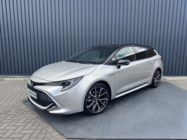 Toyota Corolla Touring Sports 2.0 Hybrid Executive / Bi tone | JBL | Head-up | 18 inch | PDC | Rijkl