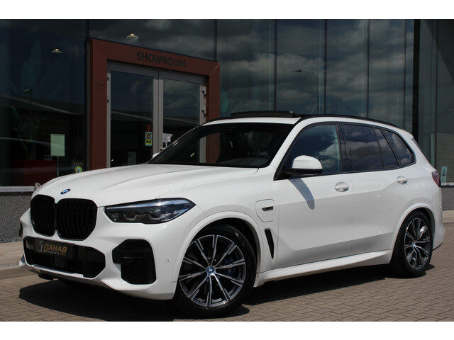 BMW X5 xDrive45e High Executive | M Pakket | Pano | Luchtvering | Trekhaak |