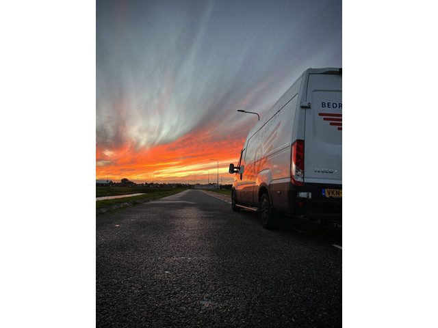 Mercedes-Benz Sprinter 317 1.9 CDI L2H2 RWD PB Edition