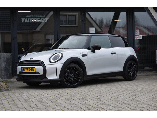 MINI Cooper Mini 1.5 APPLE CARPLAY | STUUR / STOELVERWARMING | DEALER ONDERHOUDEN | SFEERVERLICHTING