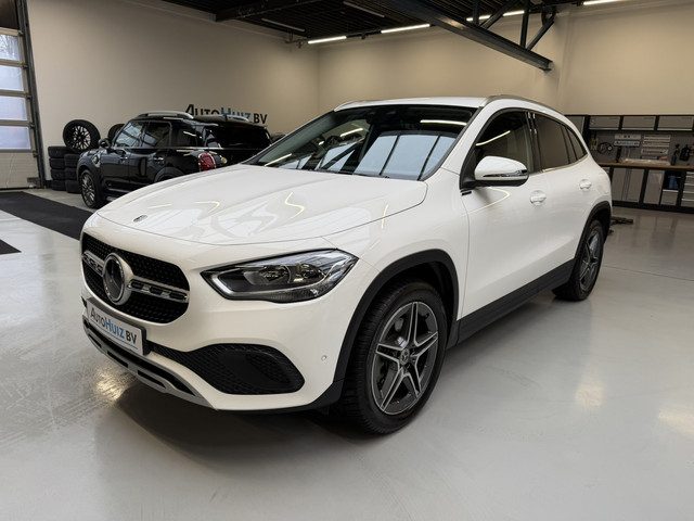 Mercedes-Benz GLA 250 e Style Trekhaak Stoelverwarming Dode Hoekassistent ACC Distronic 18 Inch