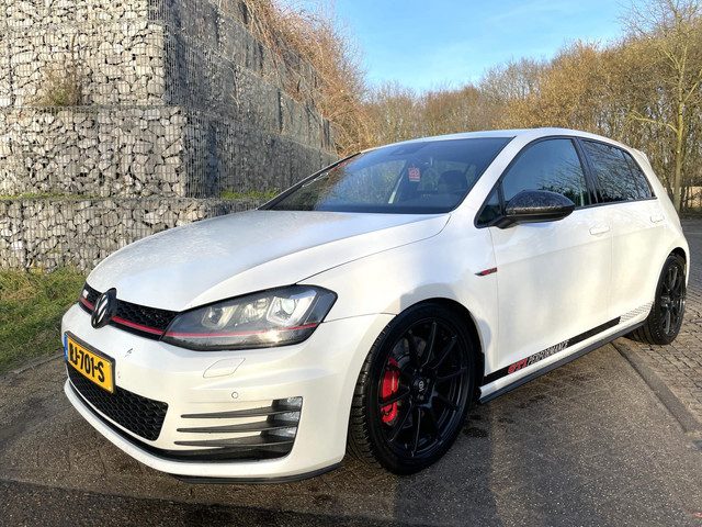 Volkswagen Golf 2.0 TSI GTI Performance DSG Autom Keyless Camera Leder