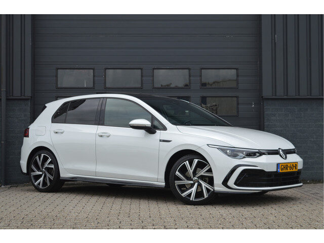 Volkswagen Golf 1.5 eTSI R-Line | PANO | ACC | CARPLAY | SFEERVERLICHTING |