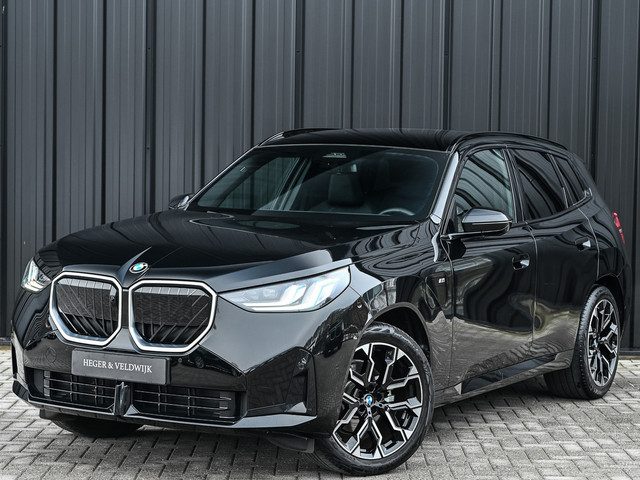 BMW X3 30e xDrive · M-Sport · Panorama dak · Sport stoelen · Driving Assistant Plus · Dab+ · Harman/