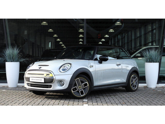 MINI Electric Essential