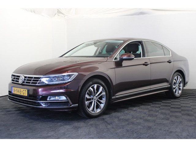 Volkswagen Passat 1.4 TSI ACT Highline Business R-line
