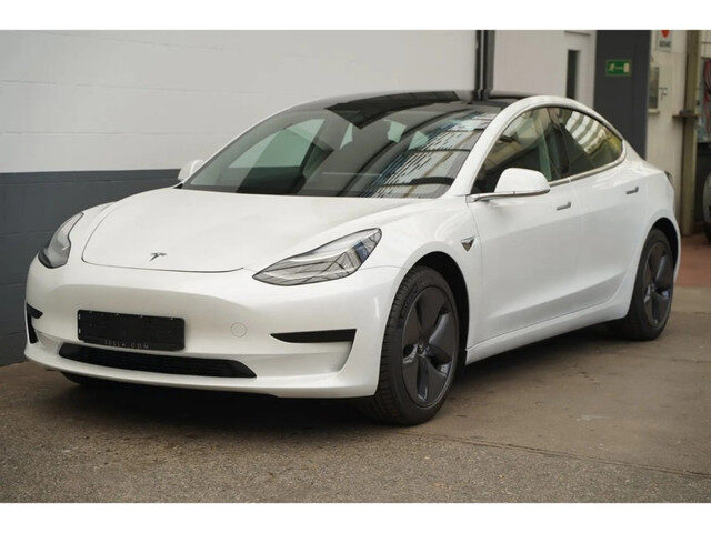 Tesla Model 3 55kWh 325pk Standard Range A.Pilot