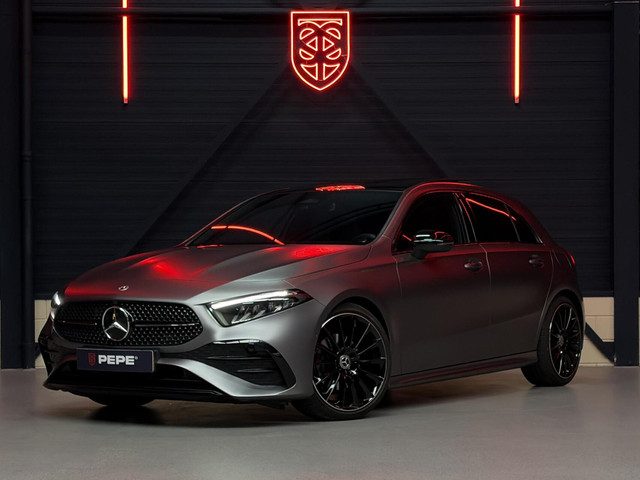 Mercedes-Benz A-Klasse 180 AMG Line |PANO|MATKLEUR|AMBILIGHT|19"