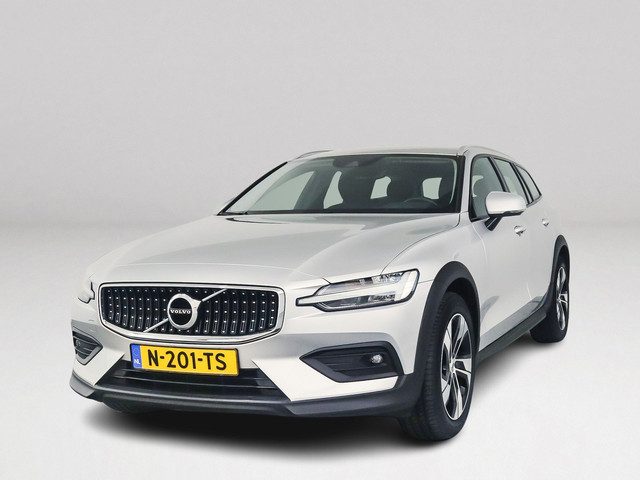Volvo V60 Cross Country B5 AWD Pro | Parkeercamera | Stoel- en Stuurverwarming | Trekhaak